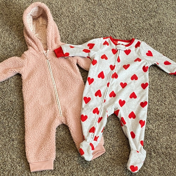 Carter’s Baby Girl Winter Sleeper Bundle 6 Months - Picture 2 of 10